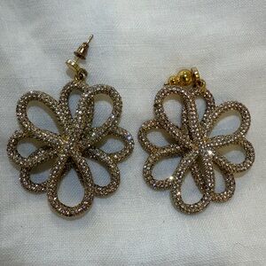 Elegant Gold Flower Earrings